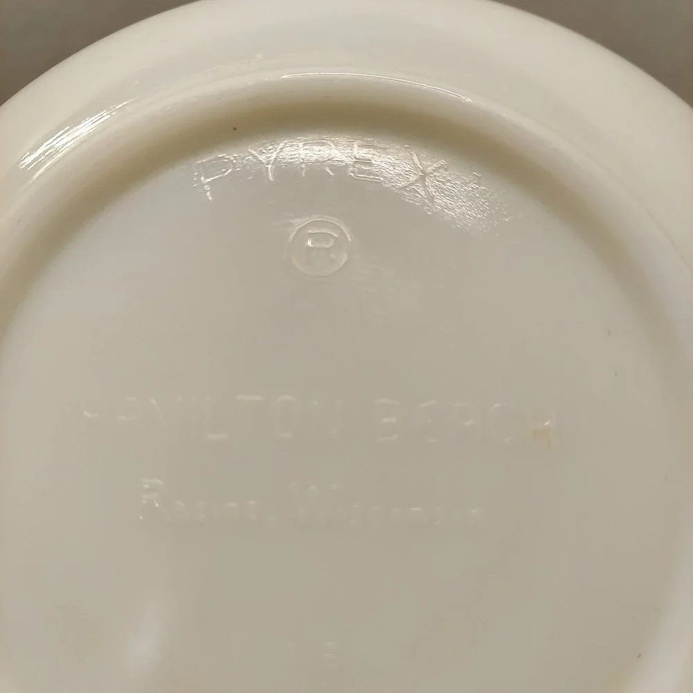 Vintage Hamilton Beach Pyrex #16 Milk Glass Mixing Bowl 4 qt White Ribbed